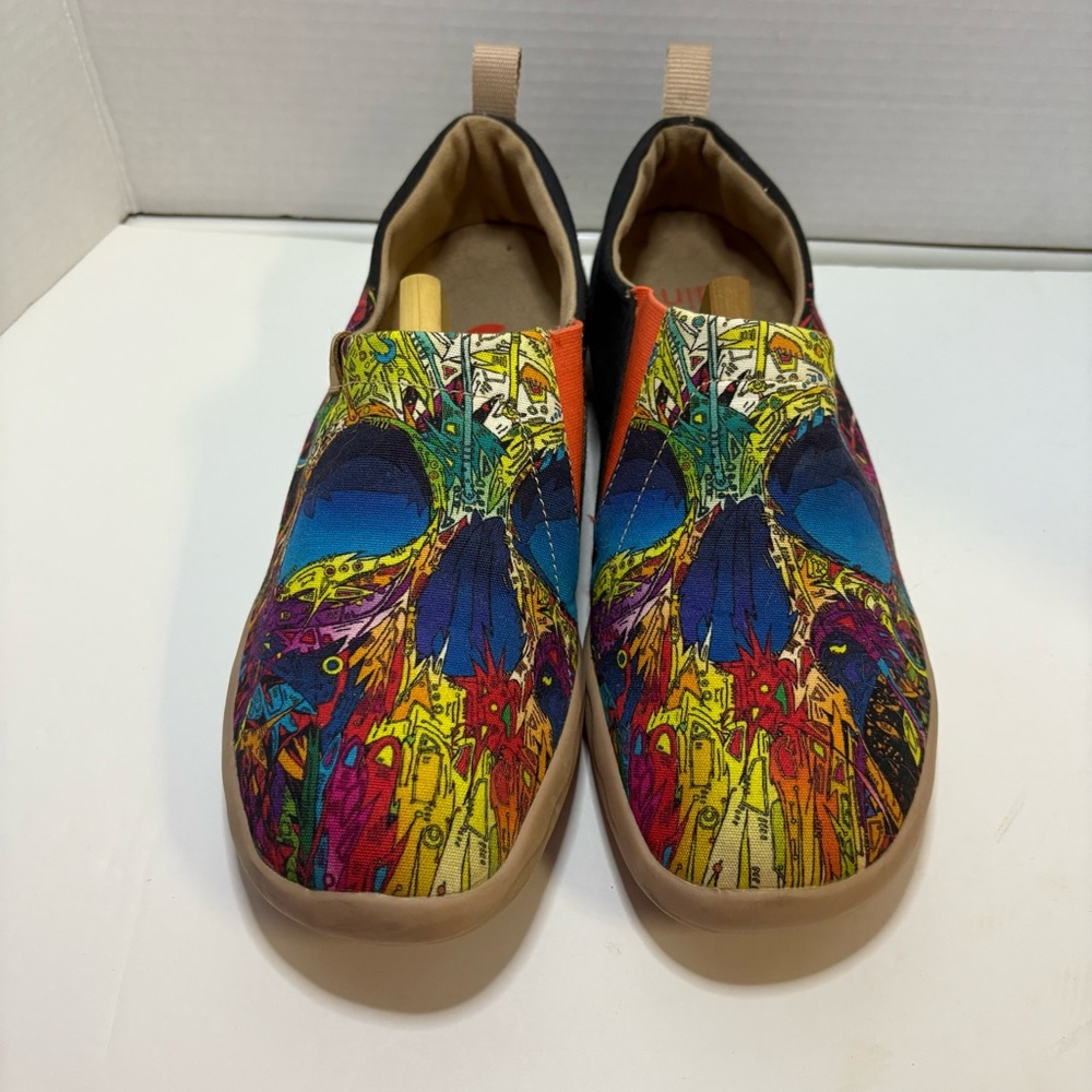 UIN Shoes - Picture 2 of 8